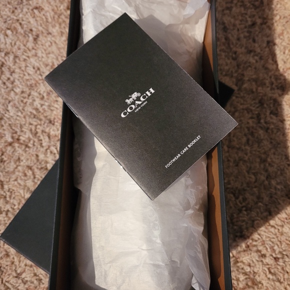 Coach Chelsea Flats - Picture 4 of 7